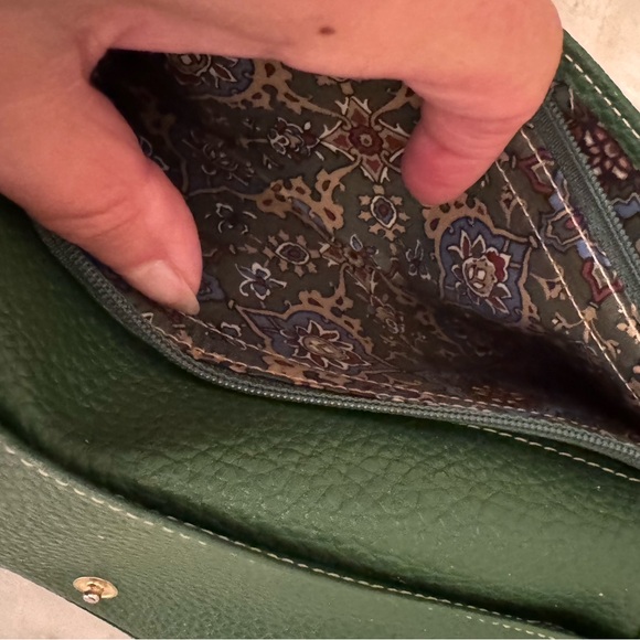 Maxx Green Leather Organizer Wallet - Picture 6 of 14